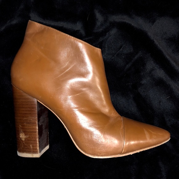 Camel/tan/brown pointed toe leather ankle booties - Picture 3 of 4